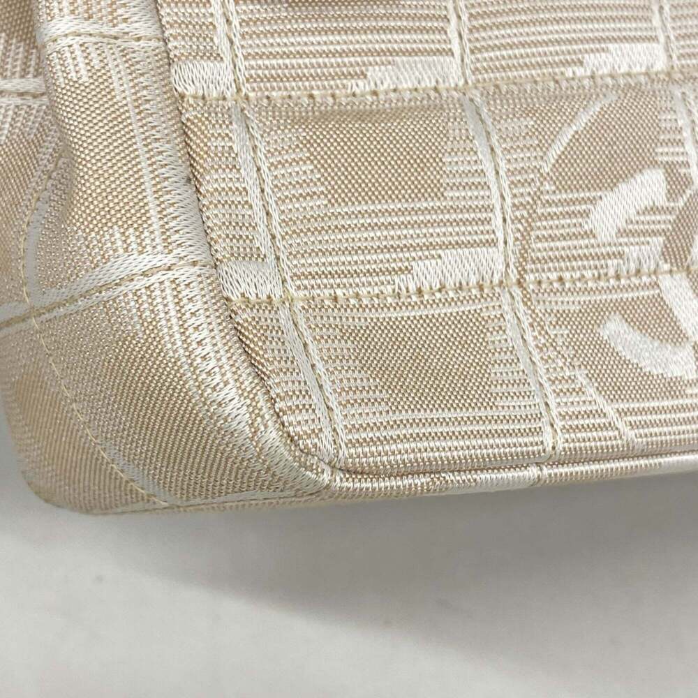 CHANEL Cream Shoulder Bag - Picture 9 of 12